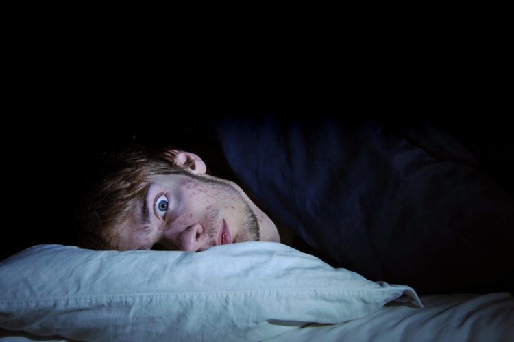 عوارض کم خوابی چیست؛ علت، انواع و درمان