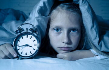 علت دیر خوابیدن کودکان در شب چیست؛چه درمانی دارد